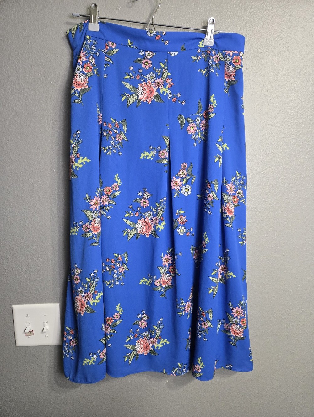 Loft Blue Floral Pleated Skirt Size 10